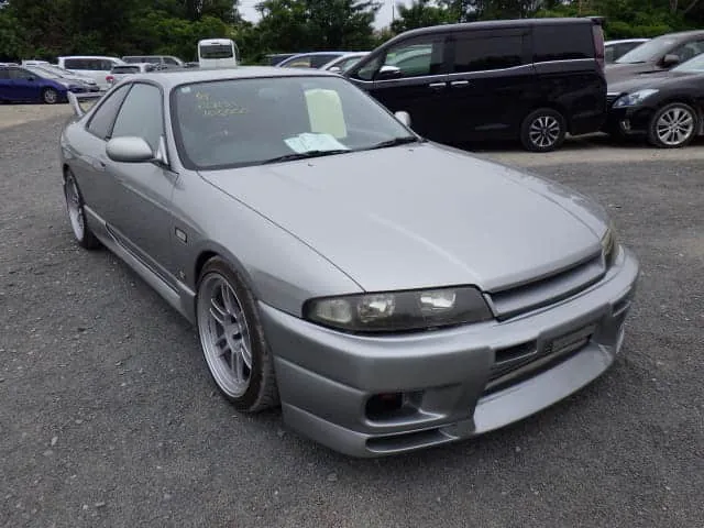 Nissan Skyline r33